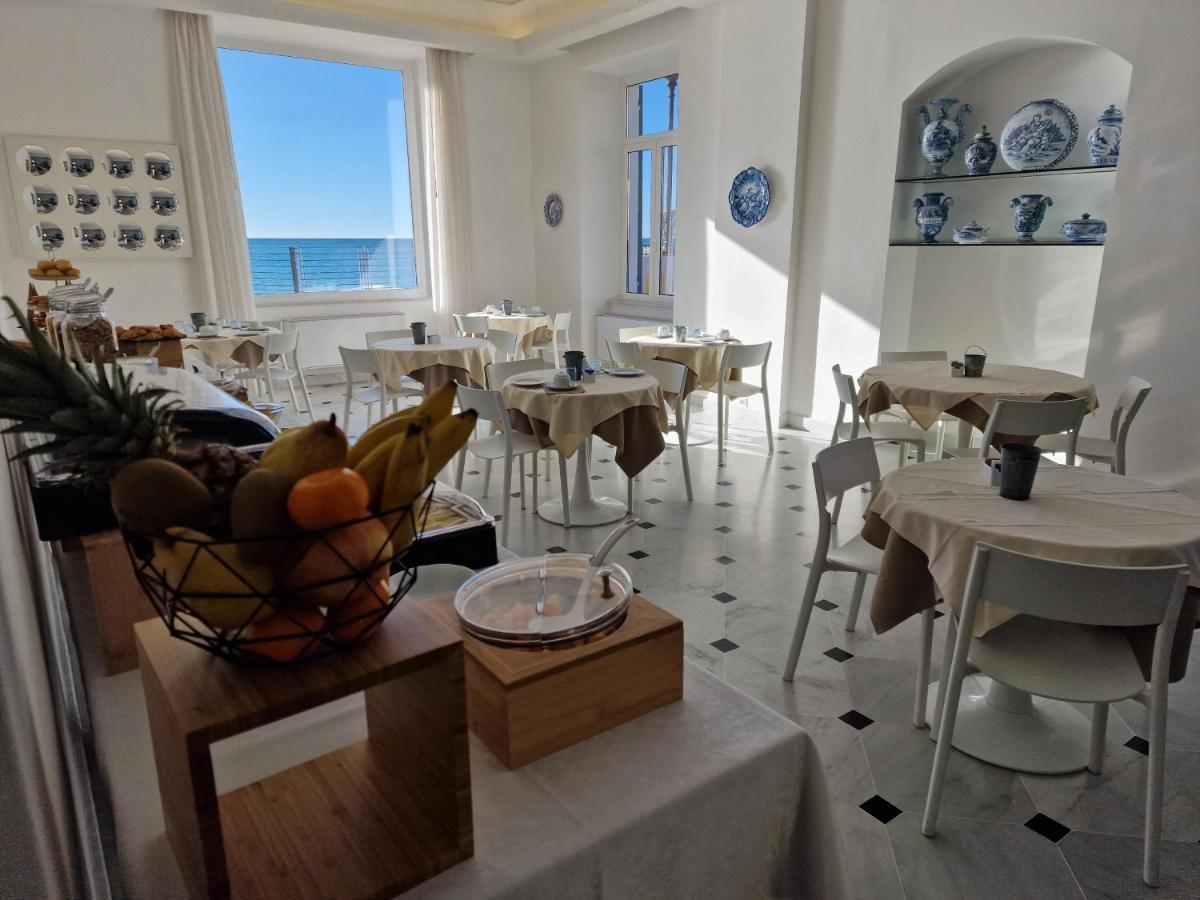 Hotel Miramare Споторно Экстерьер фото