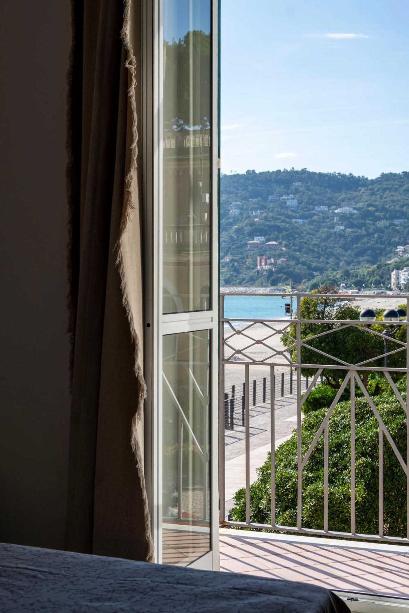 Hotel Miramare Споторно Номер фото